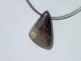 Silex en pierres percées