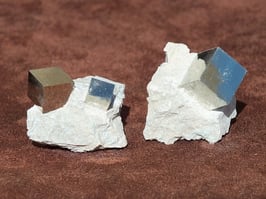 Pyrite cube brute sur matrice
