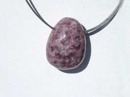Lépidolite en pierres percées