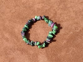 Bracelets en zoïsite-rubis baroques