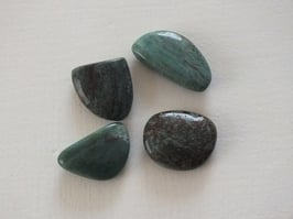 Jaspe vert en palets roulés