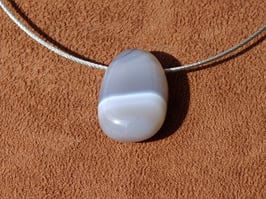 Agate en pierres percées