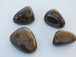 Bronzite en pierres roulées