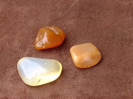 Opale de feu en pierres roulées