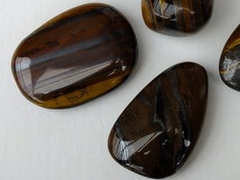 Oeil-de-tigre paysage en palets roulés