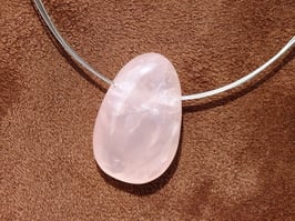 Quartz rose en pierres percées
