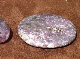 Lépidolite en palets roulés
