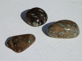 Nundérite en pierres roulées