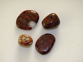 Jaspe bréchique en pierres roulées