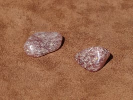 Hilutite en pierres roulées