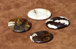 Jaspe ngumi en palets roulés