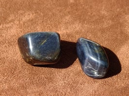 Oeil-de-faucon en pierres roulées