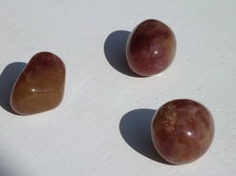 Quartz fraise en pierres roulées