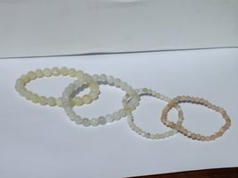 Bracelets en pierre de lune nacrée