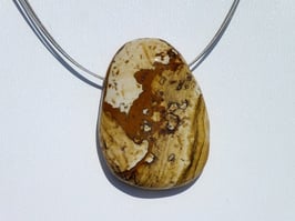 Jaspe paysage en pierres percées