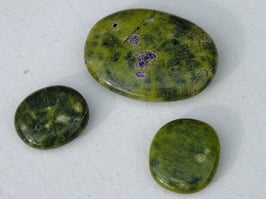 Serpentine stichtite en palets roulets