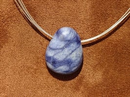 Quartz bleu en pierres percées