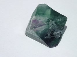 Fluorite en octaèdre brute