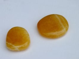 Calcite orange en palets roulés