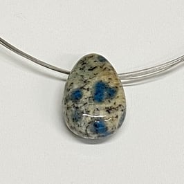 Azurite K2 en pierre percée