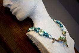 Zweifarbige Perlenkette