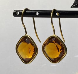 Citrinohrhänger