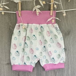 Kurze Pumphösli aus Musselin Grösse 104