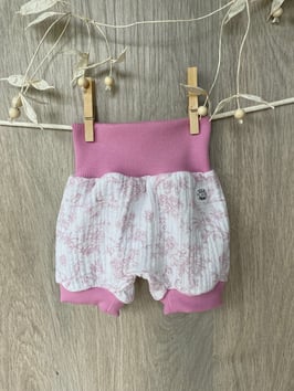 Kurze Pumphösli aus Musselin Grösse 62