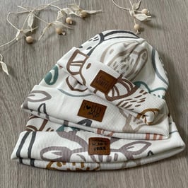 Beanies offwhite bunt amimals