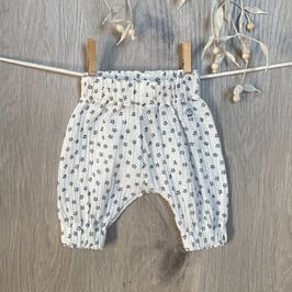 Pumphösli lang aus Musselin Grösse 56