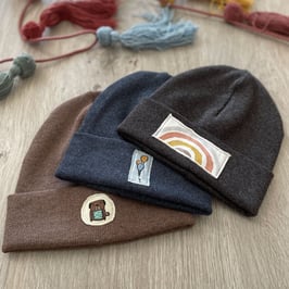 Beanies mit Baumwolllabel