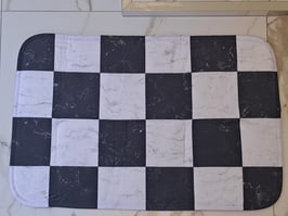 BRAND NEW Plush Black & White Chequered Pattern Bathroom / Door Mat