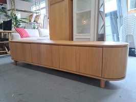 "Cannes" Curved Edge Oak Veneer TV Entertainment Unit