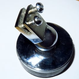 3. Hand "Magnet Ball"