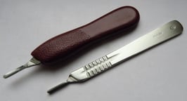 Skalpellklingen Halter und Klingen