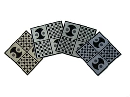 小石畳と分銅柄ウエーブ織ハンカチ　￥1,320（税込み）