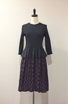 IS-9516-3WF　ペプラム付き水玉ワンピース