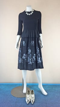 IS-9516-3WF　ペプラム付き花柄ワンピース