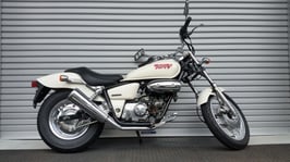 ホンダ　マグナ50