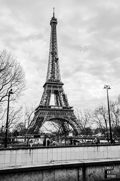 PARIS - DOIS-JE VRAIMENT VOUS DONNER LE TITRE?