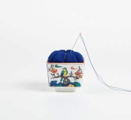 九谷焼の針山　古九谷