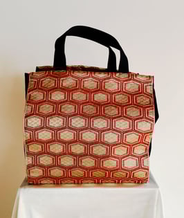 帯バッグ（赤色亀甲）