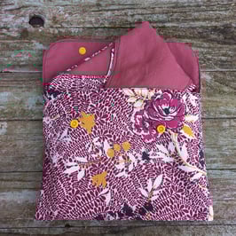 Siège nomade pour bébé en coton violet et blanc imprimé feuillage