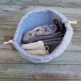 Kit zéro déchet en lin beige et fleurs bleues et coton bleu et gris