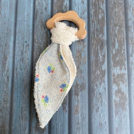 Anneau de dentition nuage avec doudou écru et bleu ciel