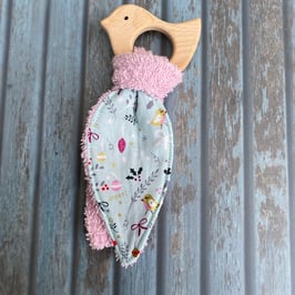 Anneau de dentition oiseau avec doudou bleu ciel