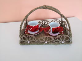 Tablett aus Jute für zwei Tassen Espresso