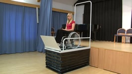 Rollstuhl-Scheren-Hublift