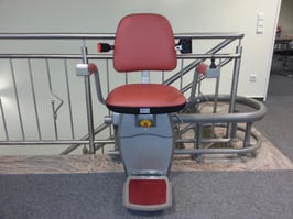 Treppenlift neu (kurvige Treppen) - 150kg