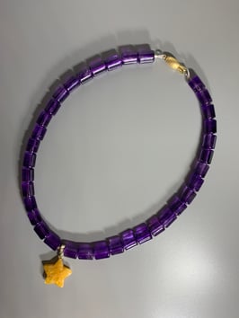 Collier avec étoile.